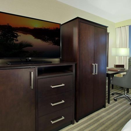 Hotel Doubletree By Hilton Newark Esterno foto