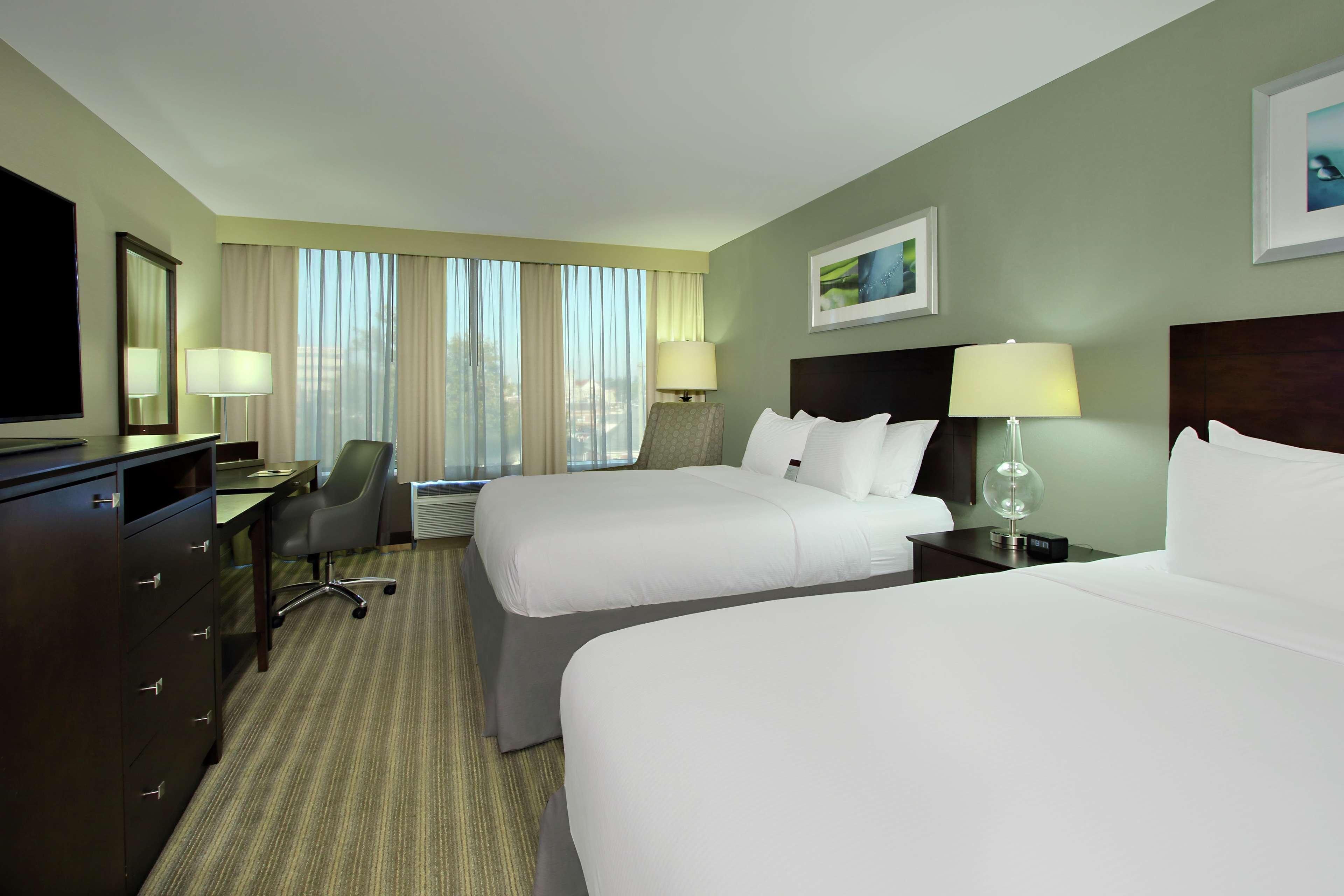 Hotel Doubletree By Hilton Newark Esterno foto