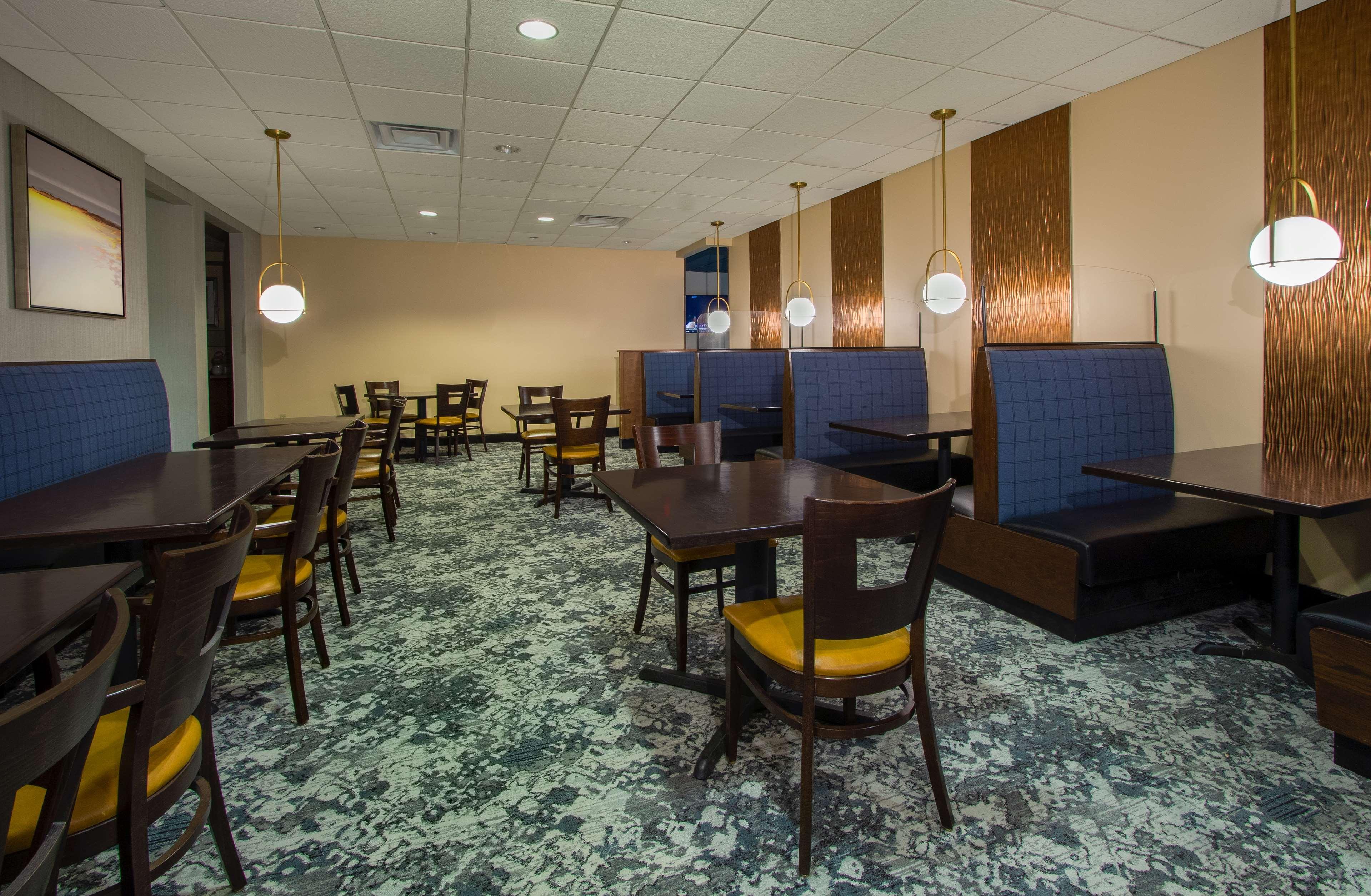 Hotel Doubletree By Hilton Newark Esterno foto