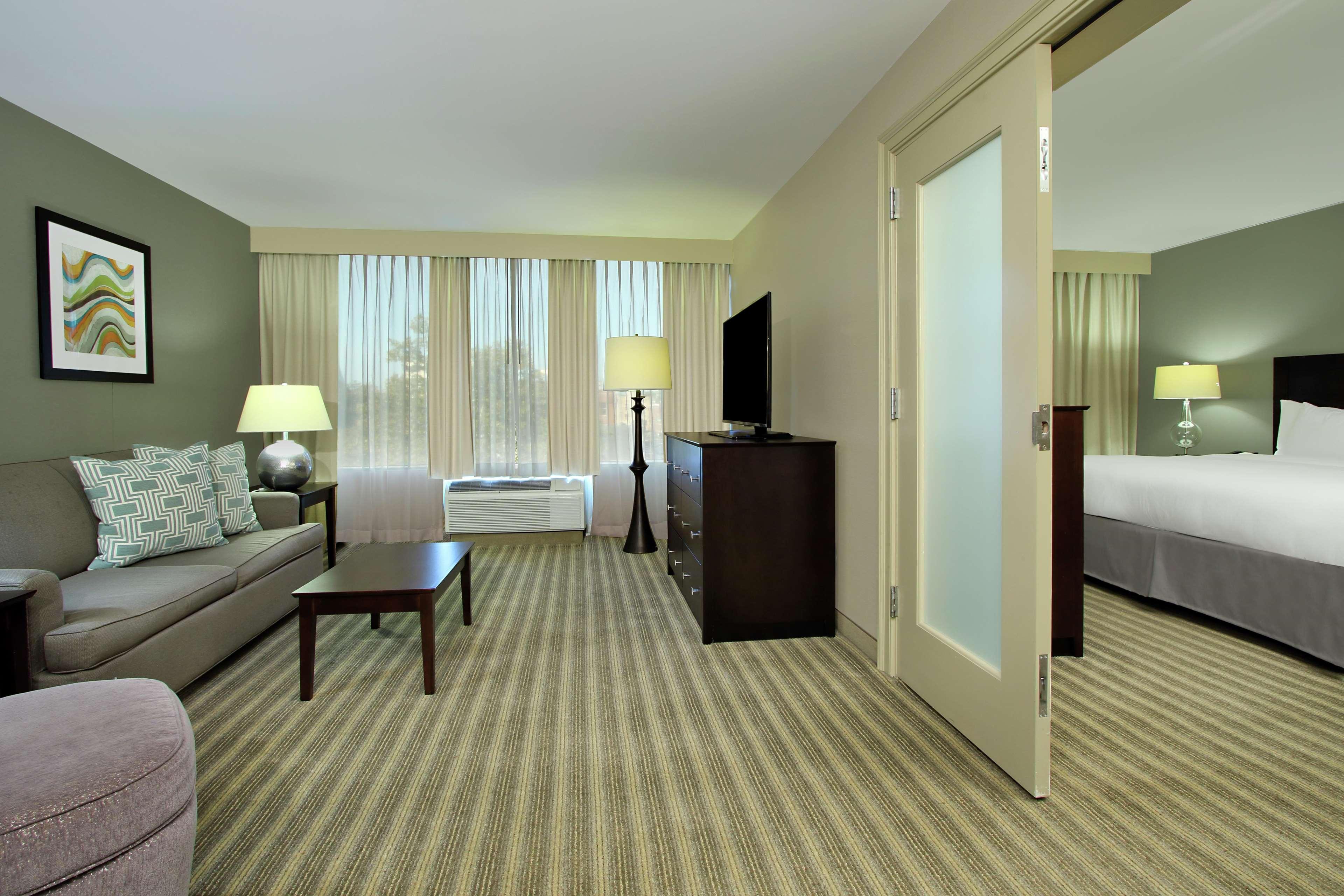 Hotel Doubletree By Hilton Newark Esterno foto