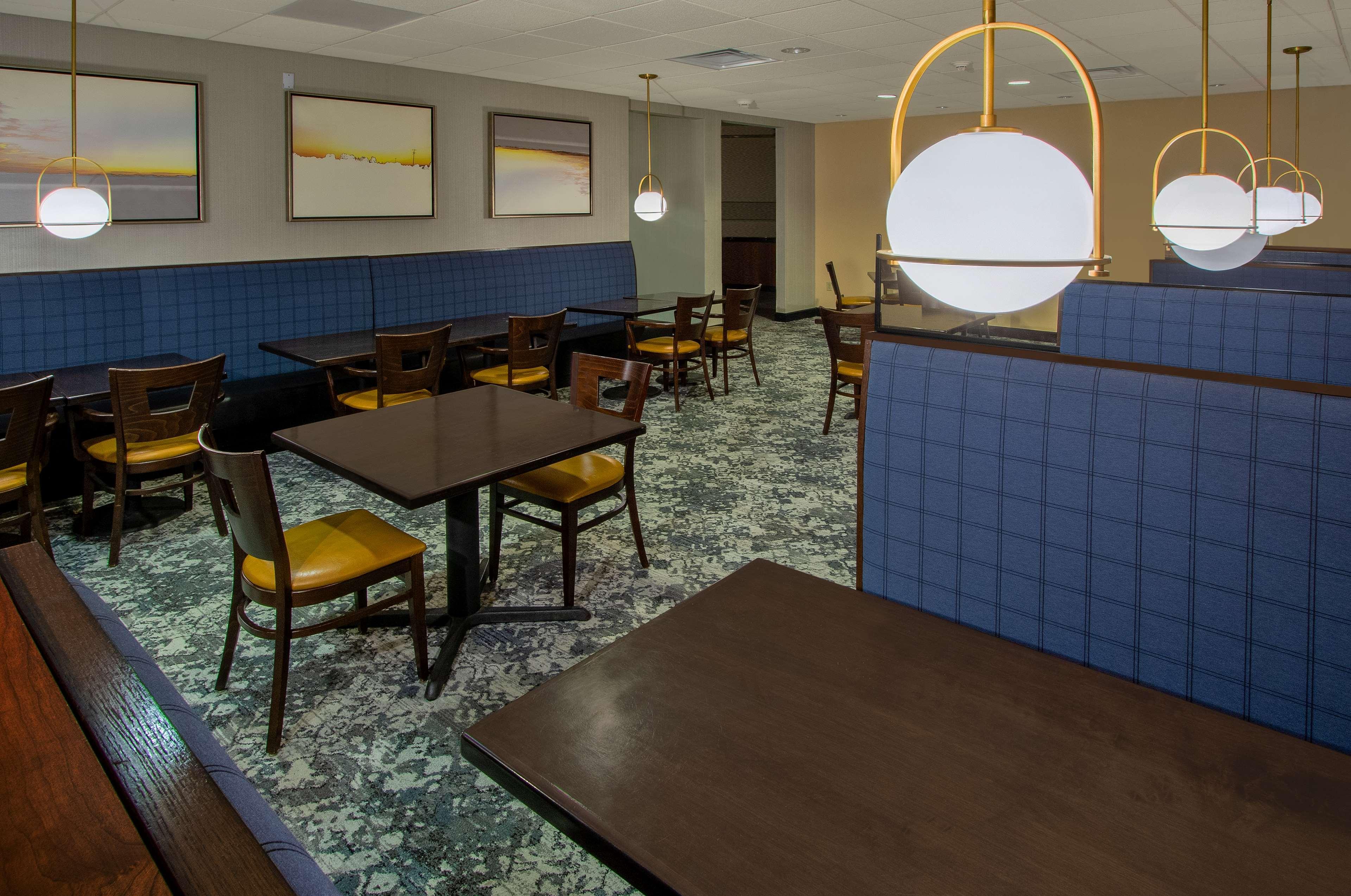 Hotel Doubletree By Hilton Newark Esterno foto