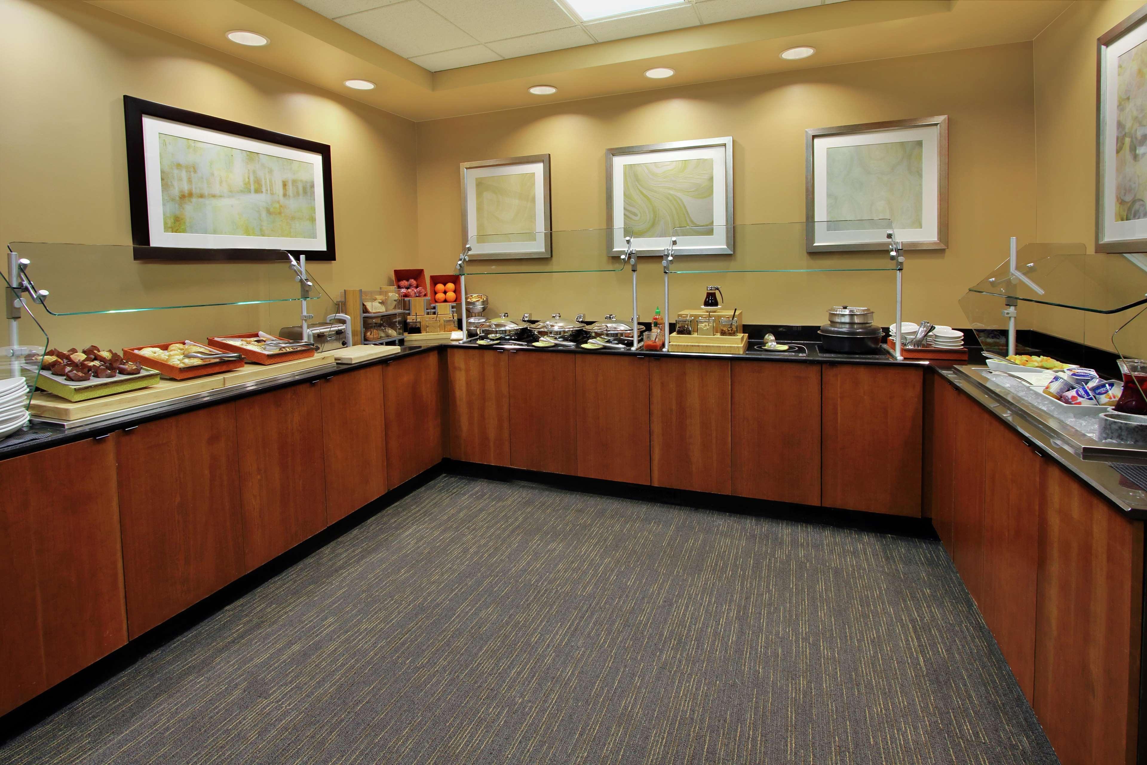 Hotel Doubletree By Hilton Newark Esterno foto