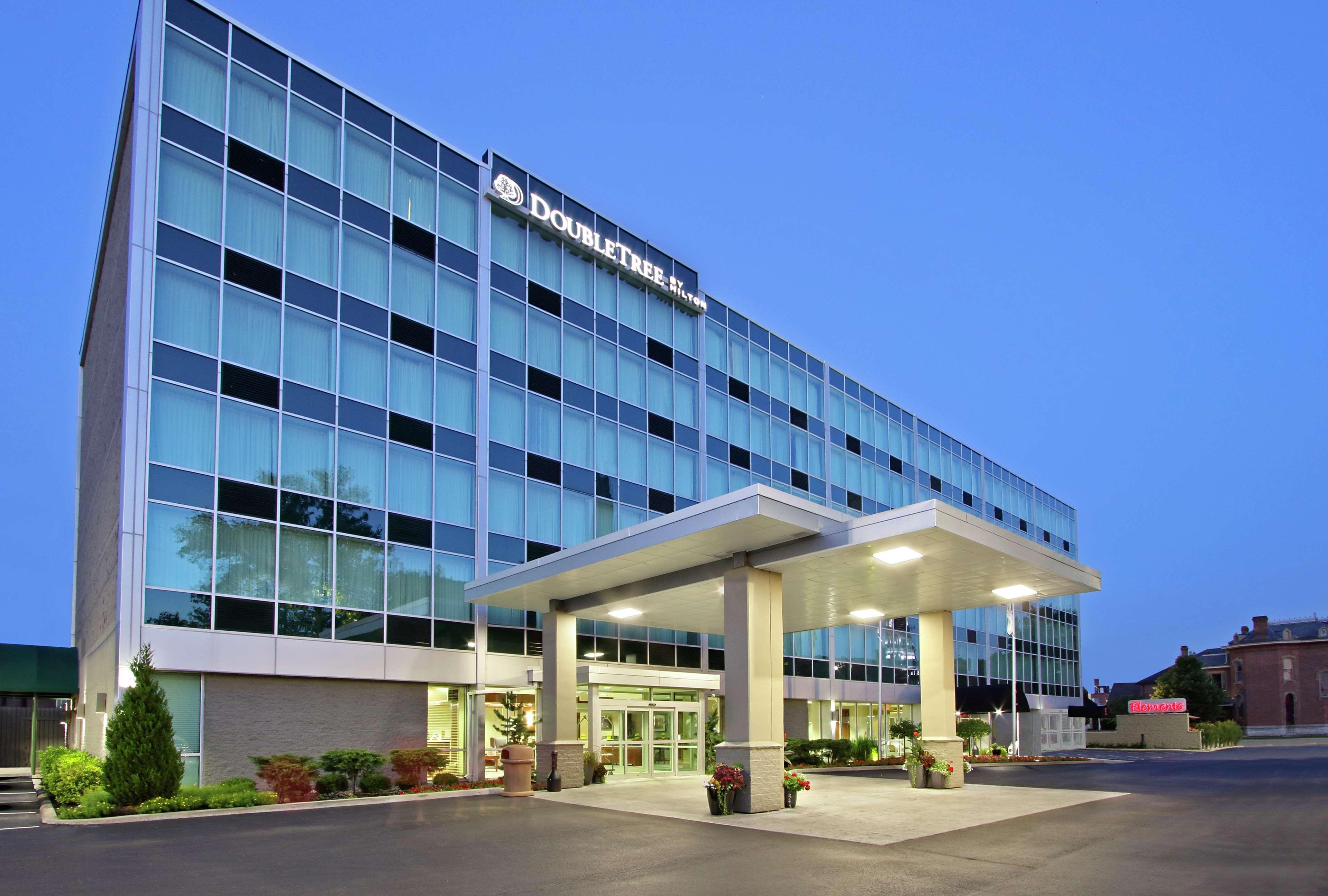Hotel Doubletree By Hilton Newark Esterno foto