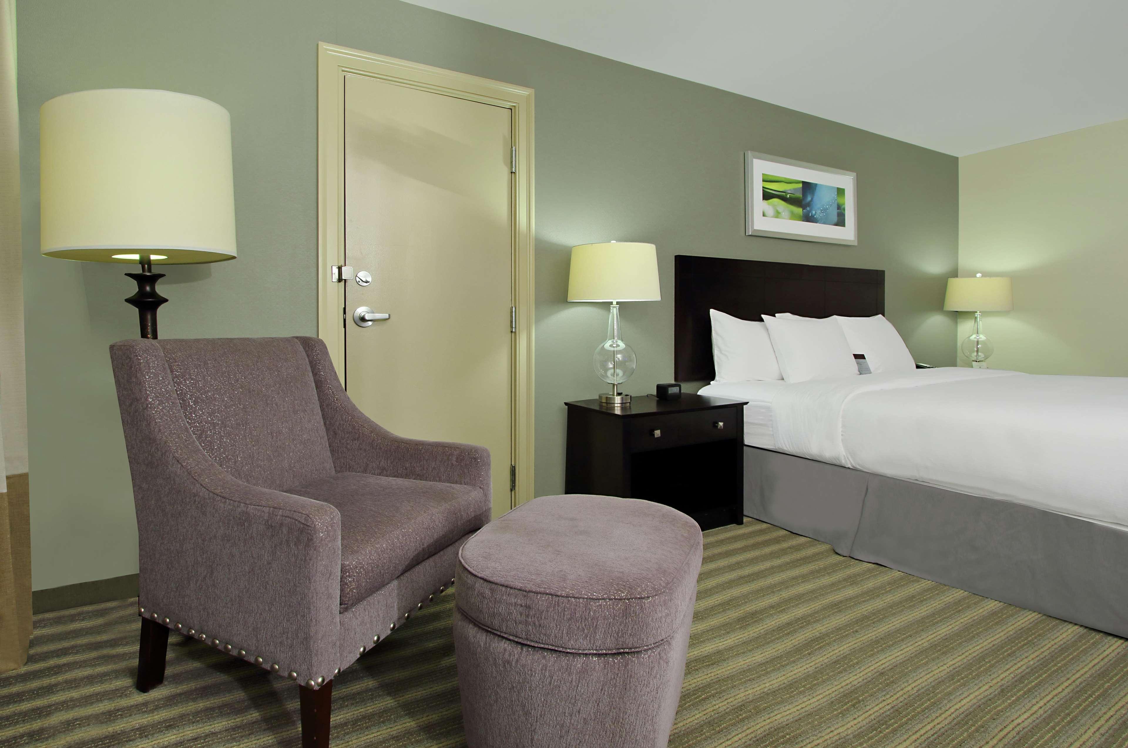 Hotel Doubletree By Hilton Newark Esterno foto
