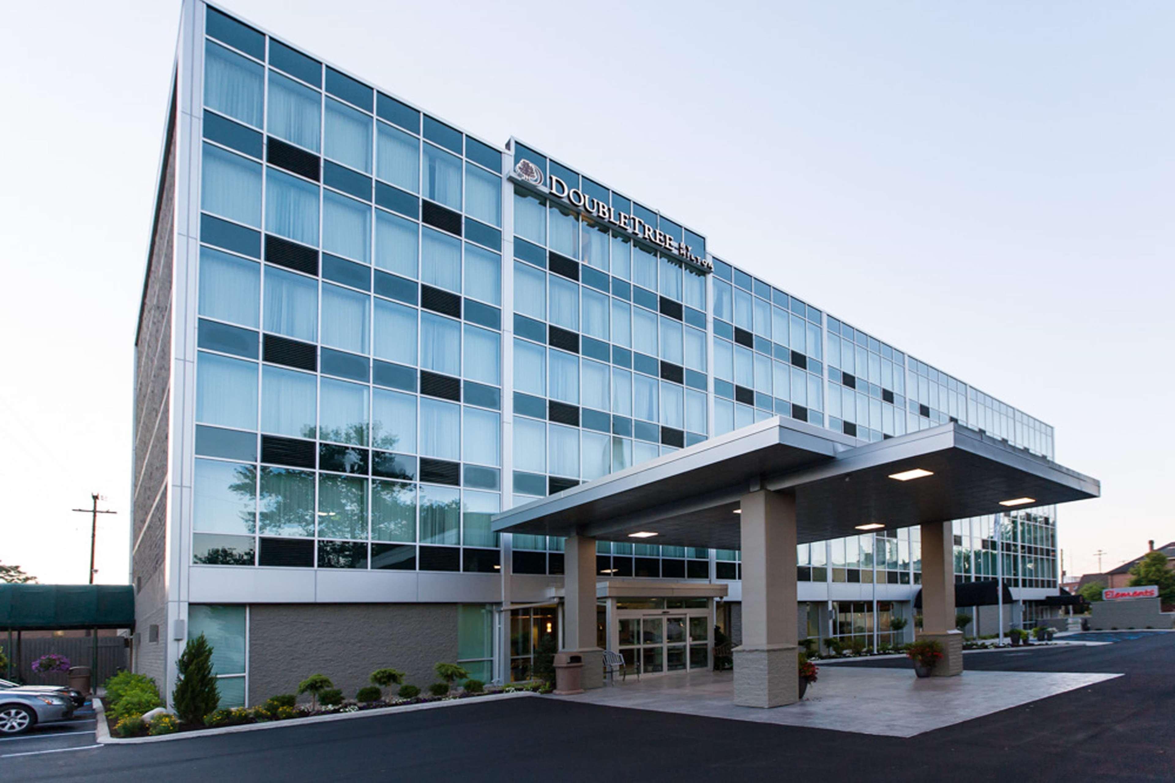 Hotel Doubletree By Hilton Newark Esterno foto