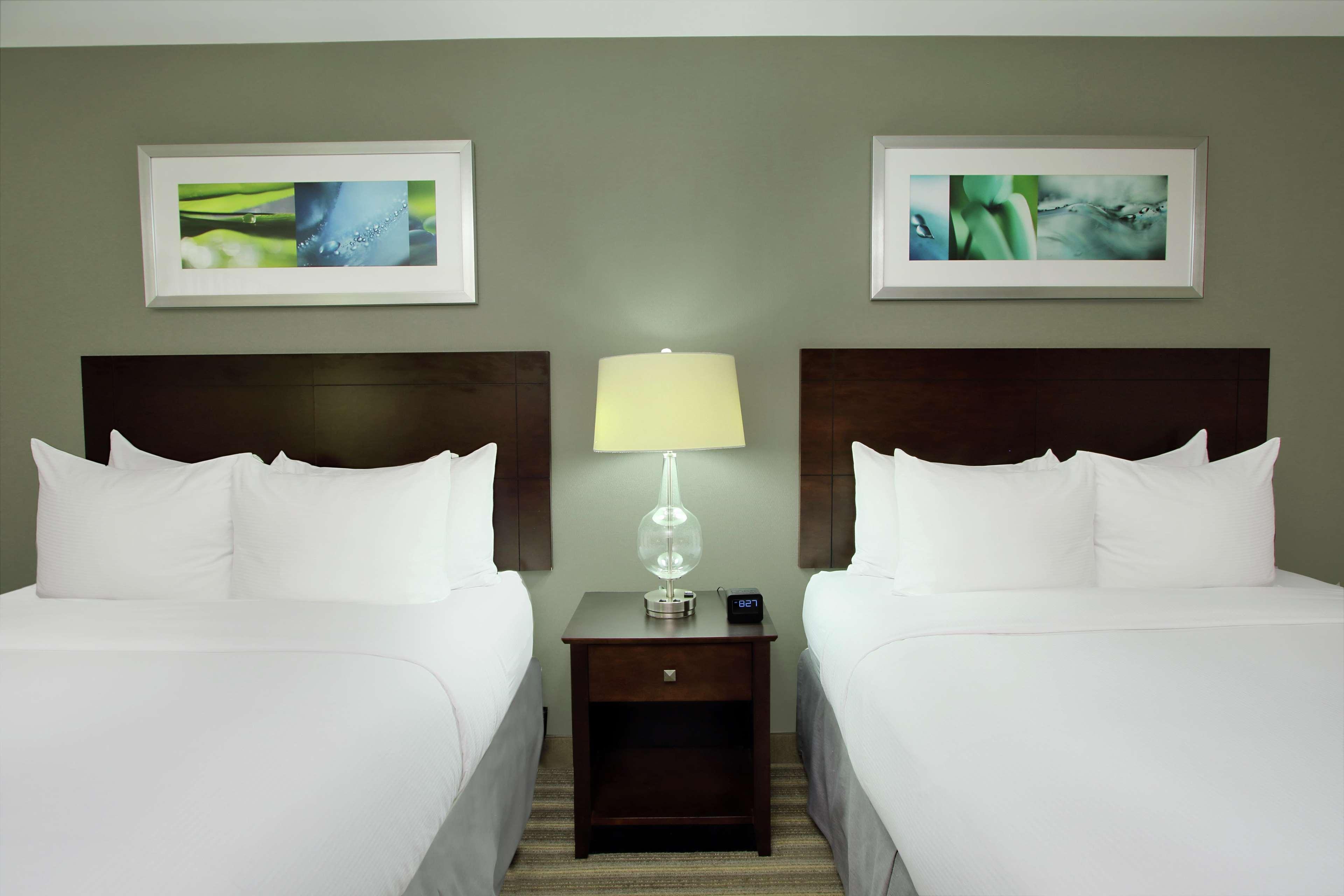 Hotel Doubletree By Hilton Newark Esterno foto