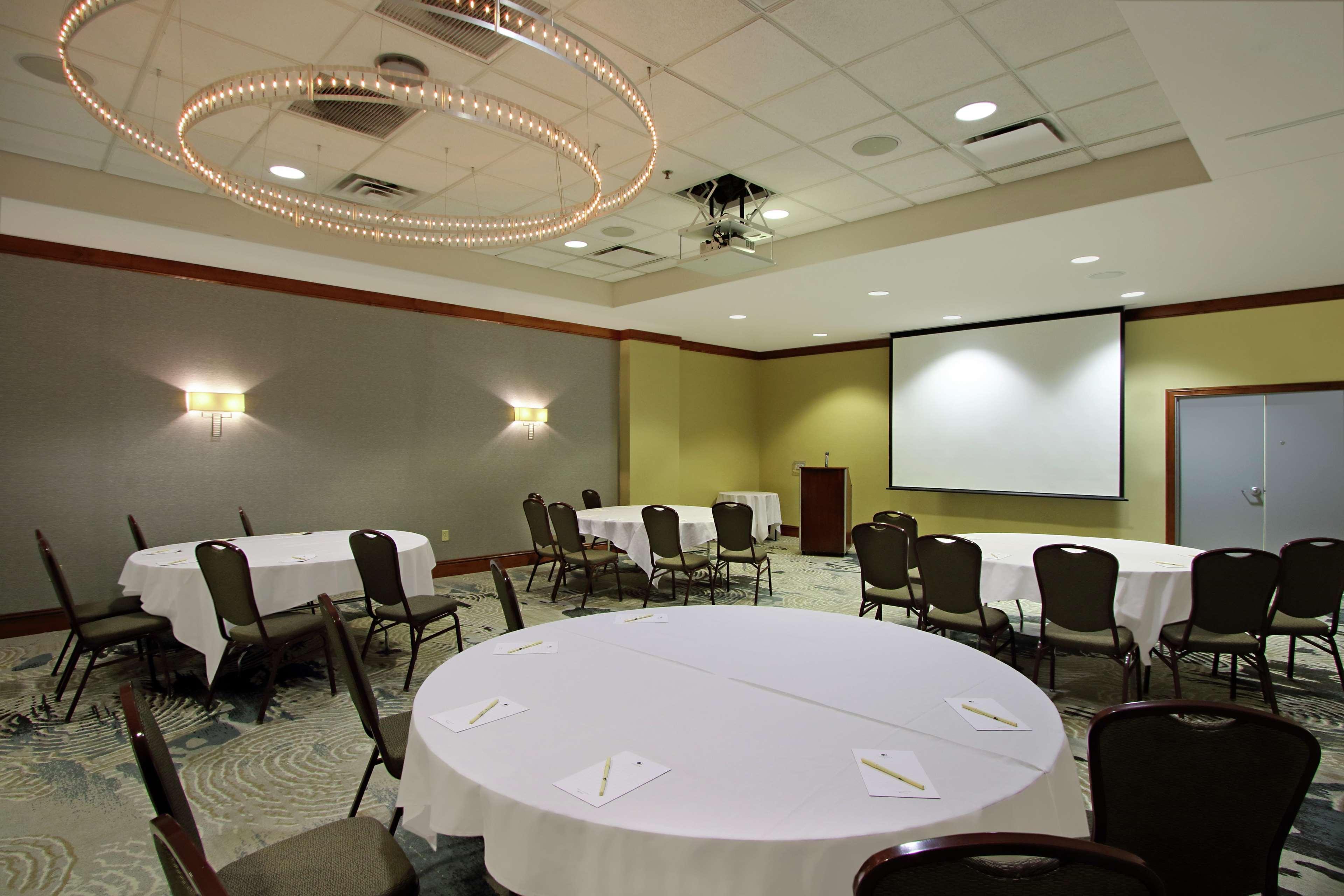 Hotel Doubletree By Hilton Newark Esterno foto