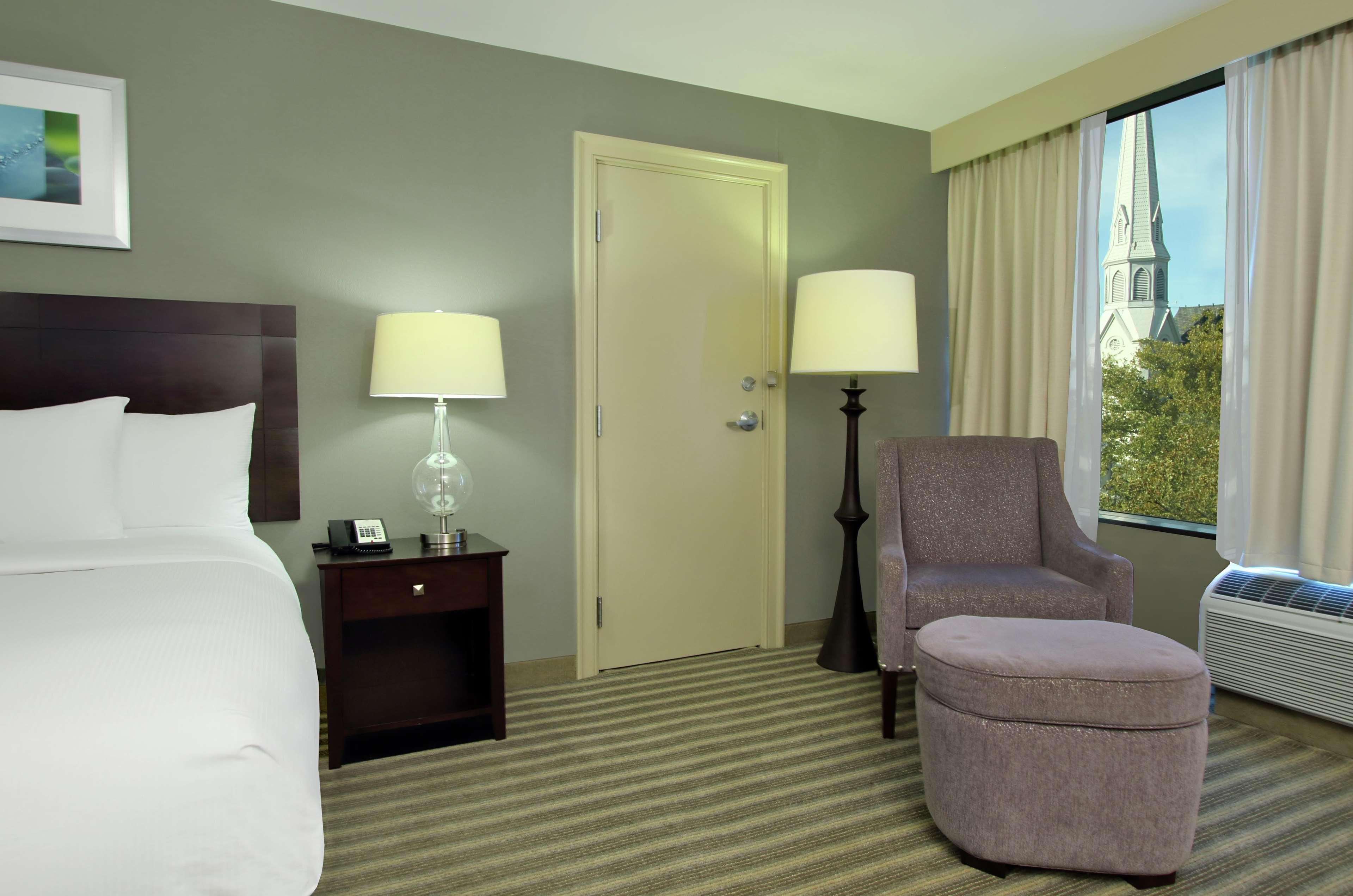 Hotel Doubletree By Hilton Newark Esterno foto