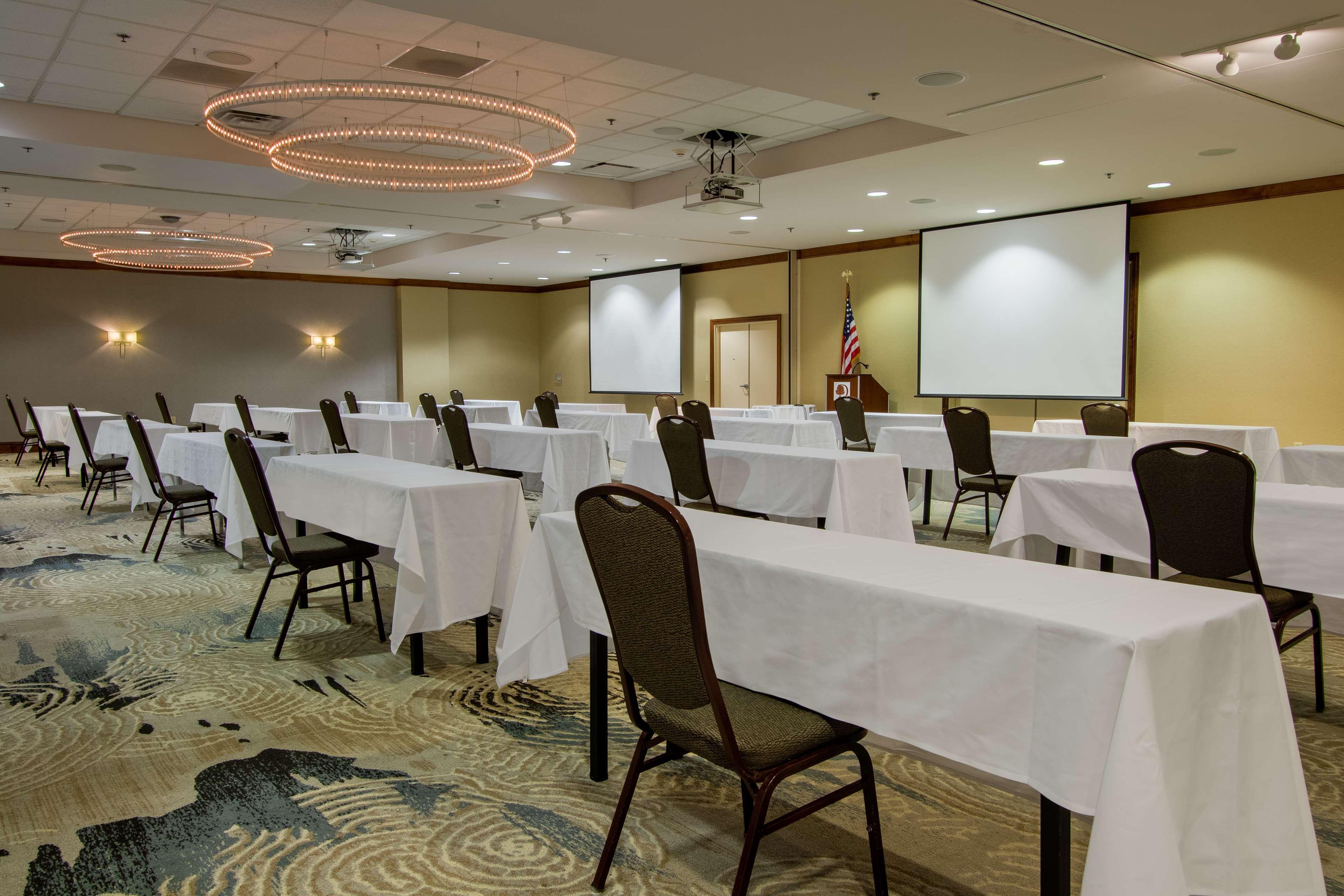 Hotel Doubletree By Hilton Newark Esterno foto