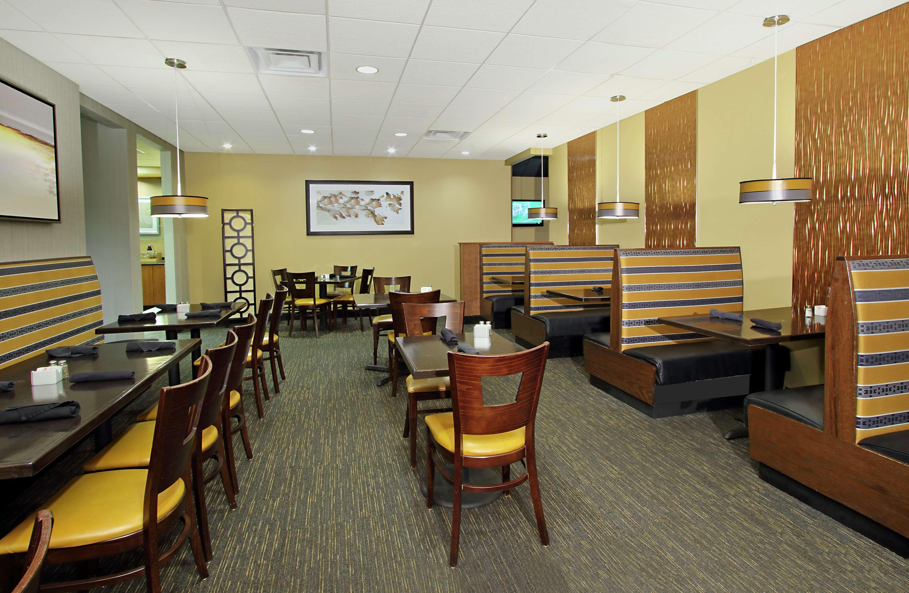 Hotel Doubletree By Hilton Newark Esterno foto
